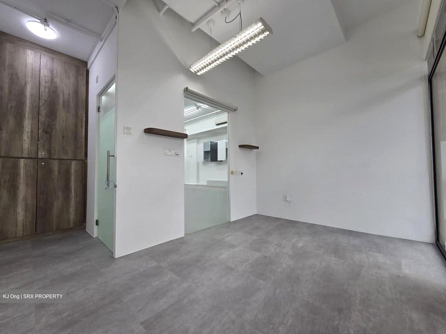 UB. One (D14), Office #620588961